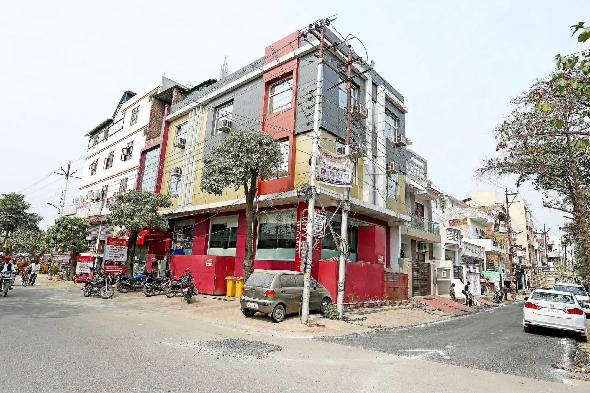 Oyo Flagship Hotel Krishna Chinhat Exteriér fotografie