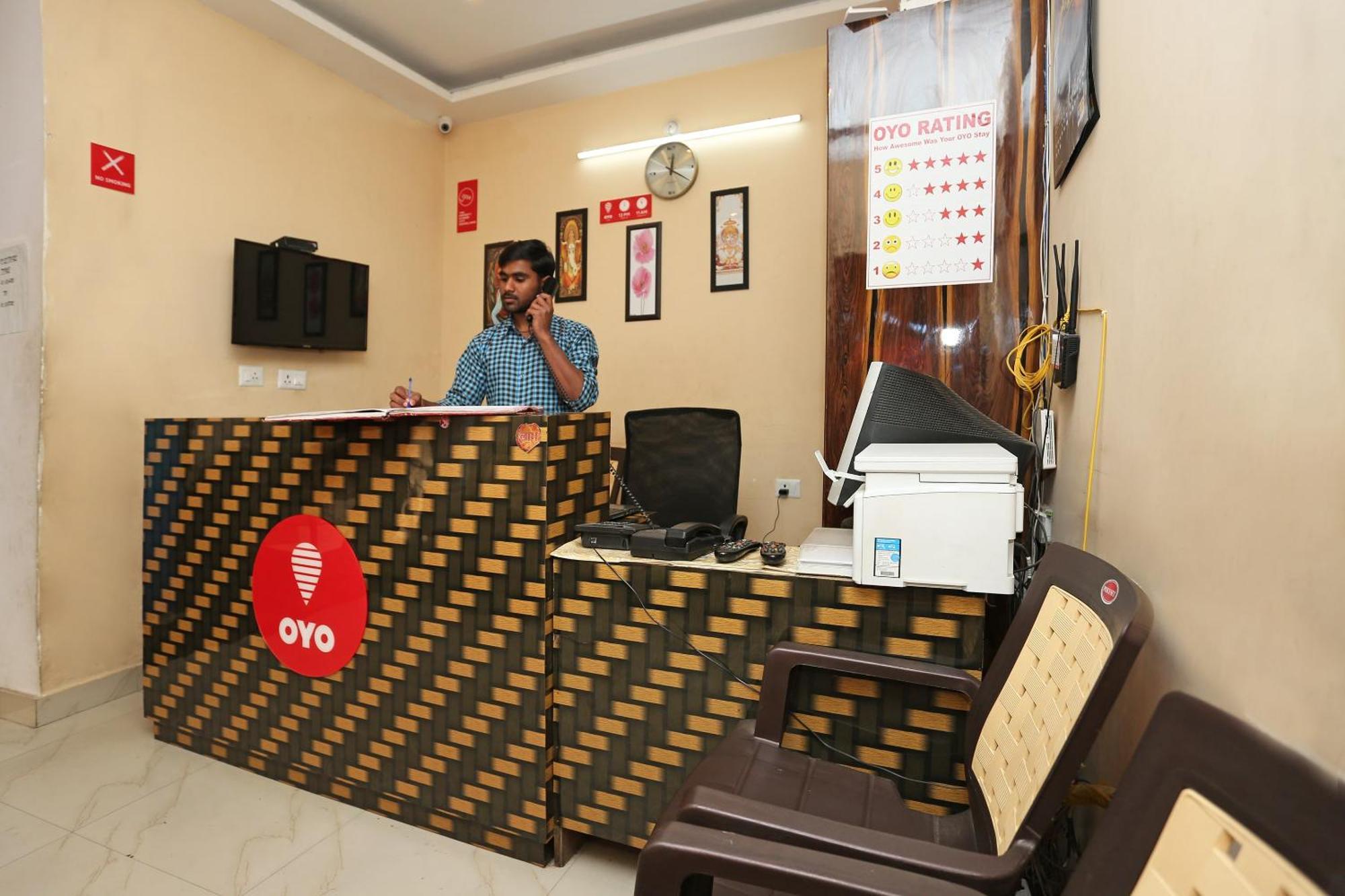 Oyo Flagship Hotel Krishna Chinhat Exteriér fotografie