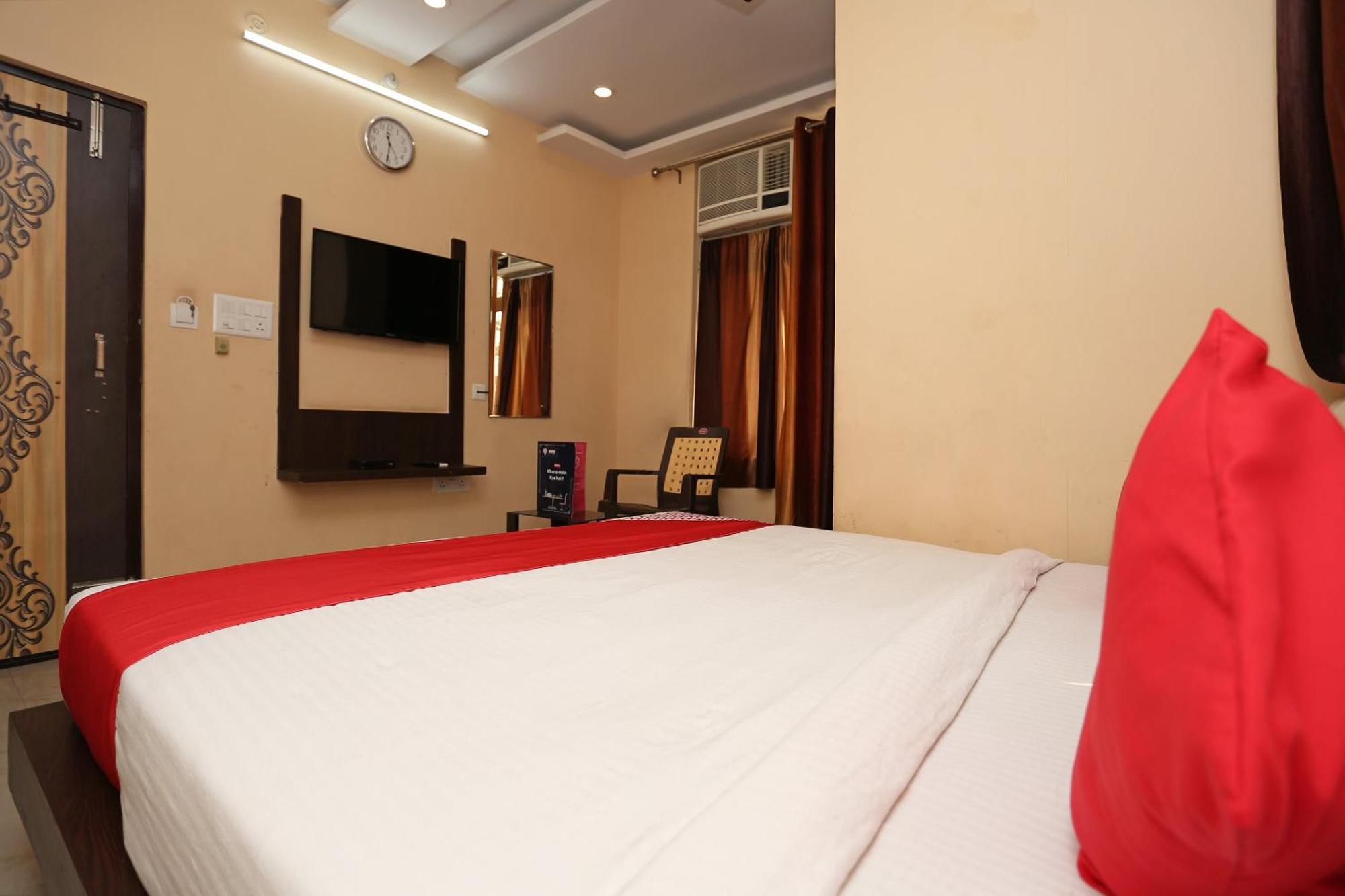 Oyo Flagship Hotel Krishna Chinhat Exteriér fotografie